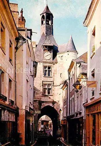 AK / Ansichtskarte Amboise La Porte d Horloge et Rue Nationale Kat. Amboise