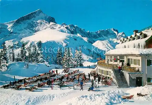 AK / Ansichtskarte Kreuzeckhaus mit Alpspitze und Zugspitze Kat. Garmisch Partenkirchen