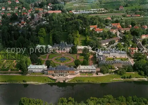 AK / Ansichtskarte Dresden Elbe Kgl Lustschloss mit Schlossgarten und Pillnitz Fliegeraufnahme