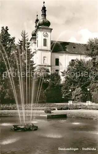 AK / Ansichtskarte Donaueschingen Brunnen Stadtkirche Kat. Donaueschingen