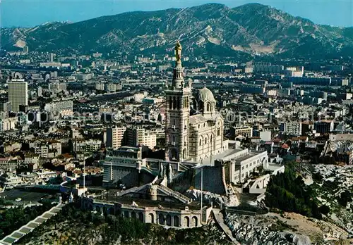 AK / Ansichtskarte Marseille Bouches du Rhone Vue Aerienne Notre Dame de la Garde 