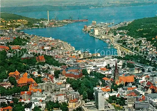 AK / Ansichtskarte Flensburg Fliegeraufnahme mit Stadt Hafen und Foerde Kat. Flensburg