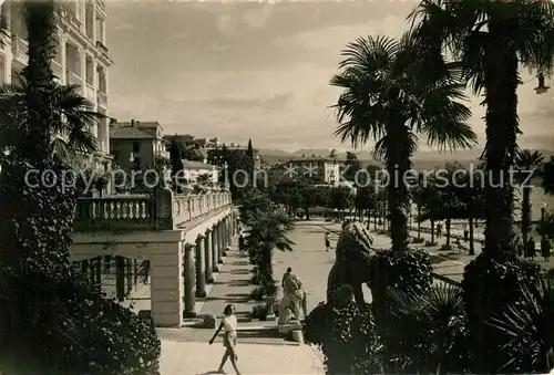 AK / Ansichtskarte Opatija Istrien Promenade