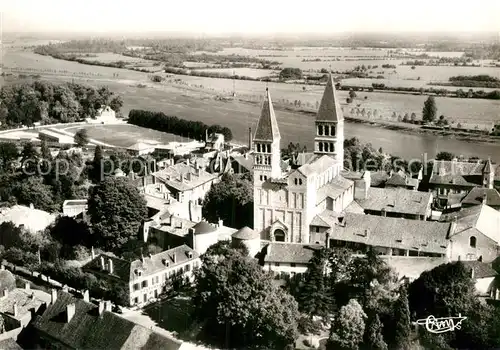 AK / Ansichtskarte Tournus Eglise Saint Philibet vue aerienne Kat. Tournus