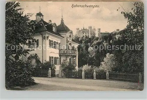 AK / Ansichtskarte Hohenschwangau Villa mit Blick zum Schloss Neuschwanstein  Kat. Schwangau