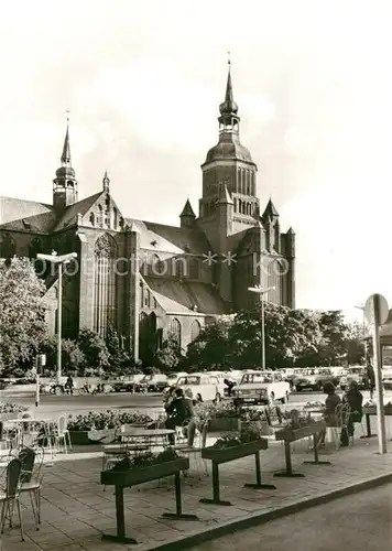 AK / Ansichtskarte Stralsund Mecklenburg Vorpommern Kirche St. Martien am Leninplatz Kat. Stralsund