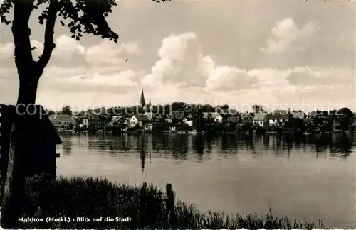 AK / Ansichtskarte Malchow Blick auf die Stadt Uferpartie am See Mecklenburgische Seenplatte Kat. Malchow Mecklenburg