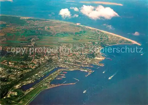 AK / Ansichtskarte Cuxhaven Nordseebad Fliegeraufnahme mit Hafen Kat. Cuxhaven