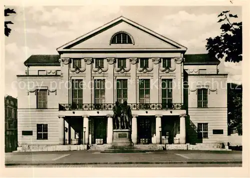 AK / Ansichtskarte Weimar Thueringen Nationaltheater Denkmal Kat. Weimar