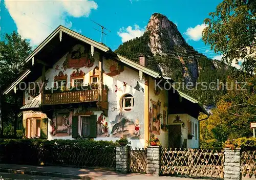 AK / Ansichtskarte Oberammergau Lueftlmalerei am Rotkaeppchenhaus gegen Kofel Kat. Oberammergau