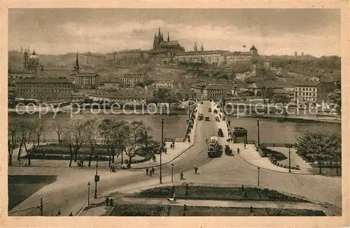 AK / Ansichtskarte Prag Prahy Prague Hradschin und Manesbruecke Kat. Praha