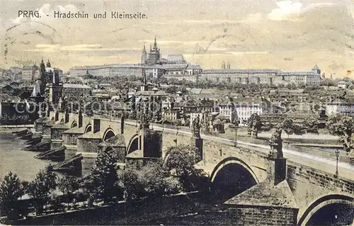AK / Ansichtskarte Prag Prahy Prague Hradschin und Keinseite Kat. Praha
