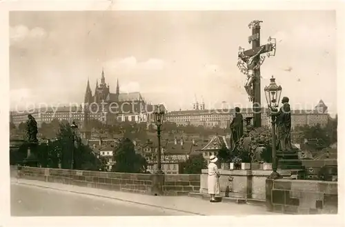 AK / Ansichtskarte Prag Prahy Prague Kreuz auf der Karlsbruecke Kat. Praha