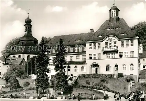 AK / Ansichtskarte Klingenthal Vogtland Rathaus Kirche  Kat. Klingenthal Sachsen