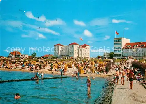 AK / Ansichtskarte Cuxhaven Duhnen Nordseebad Strand mit Strandhotel und Ove Ovens Haus