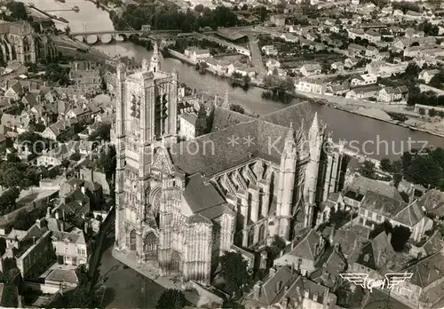 AK / Ansichtskarte Auxerre Cathedrale Fliegeraufnahme Kat. Auxerre