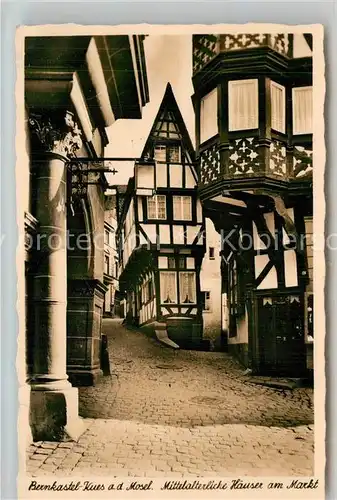 AK / Ansichtskarte Bernkastel Kues Fachwerkhaeuser am Markt Kat. Bernkastel Kues