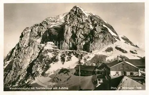 AK / Ansichtskarte Wendelstein Berg Wendelsteingipfel mit Touristenhaus und Aufstieg Kat. Bayrischzell