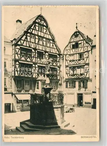 AK / Ansichtskarte Bernkastel Kues Rathaus Brunnen Kat. Bernkastel Kues