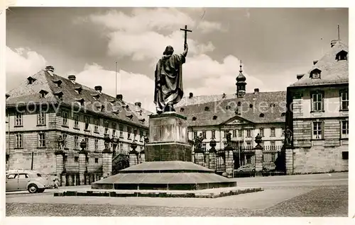 AK / Ansichtskarte Fulda Schloss mit Bonifatius Denkmal Statue Kat. Fulda