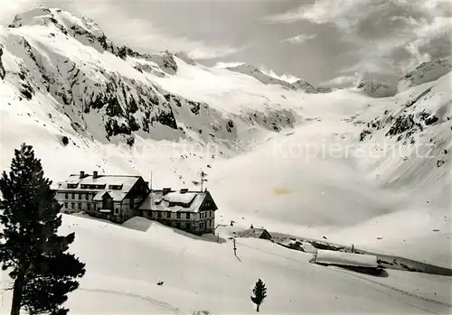 AK / Ansichtskarte Berlinerhuette Berghaus mit Hornkees und Hornspitzen Zillertaler Alpen Kat. Mayrhofen