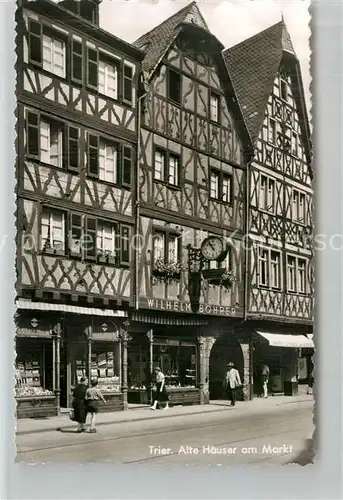 AK / Ansichtskarte Trier Alte Haeuser am Markt Kat. Trier