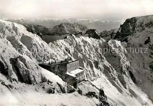 AK / Ansichtskarte Ehrwald Tirol Tiroler Zugspitzbahn Bergstation mit Wettersteingrat Alpenpanorama