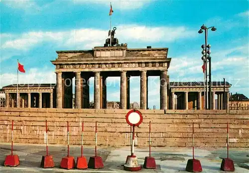 AK / Ansichtskarte Brandenburgertor Berlin Mauer  Kat. Gebude und Architektur