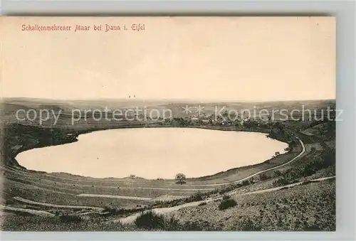 AK / Ansichtskarte Daun Eifel Schalkenmehrer Maar Kat. Daun