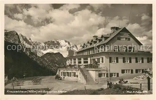 AK / Ansichtskarte Kreuzeckhaus Berghaus mit Zugspitze Wettersteingebirge Serie Deutsche Heimatbilder  Kat. Garmisch Partenkirchen