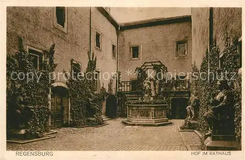 AK / Ansichtskarte Regensburg Rathaus Hof Denkmal Kat. Regensburg