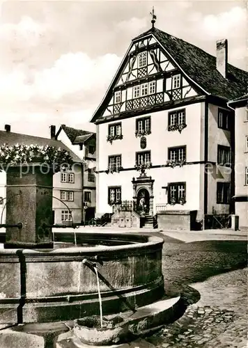 AK / Ansichtskarte Rotenburg Fulda Rathaus mit Kump Brunnen Kat. Rotenburg a.d. Fulda