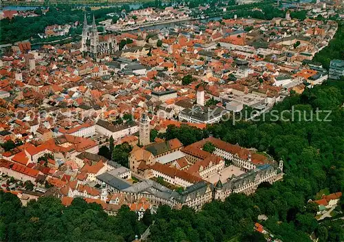 AK / Ansichtskarte Regensburg Fliegeraufnahme Schloss der Fuersten Thurn Basilika St. Emmeram Kat. Regensburg