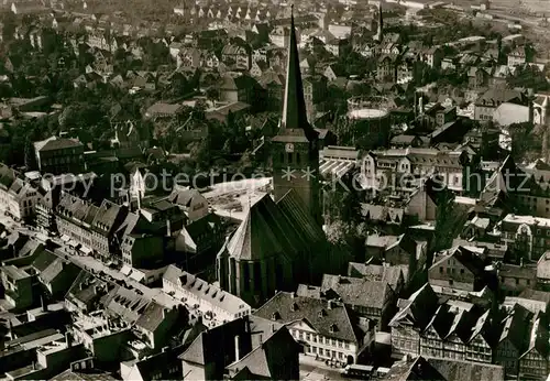 AK / Ansichtskarte Uelzen Lueneburger Heide Stadtzentrum Kirche Fliegeraufnahme Kat. Uelzen