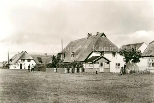 AK / Ansichtskarte Neuendorf Hiddensee Wohnhaeuser Kat. Insel Hiddensee