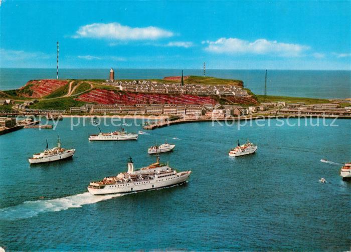 AK / Ansichtskarte Helgoland Hafen Reede mit Seebaederschiffen ...