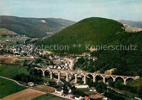 AK / Ansichtskarte Willingen Sauerland Fliegeraufnahme mit Viadukt Kat. Willingen (Upland)