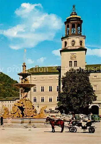 AK / Ansichtskarte Salzburg Oesterreich Residenz Hofbrunnen mit Glockenspiel Kat. Salzburg
