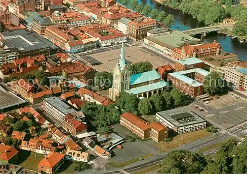 AK / Ansichtskarte Halmstad Fliegeraufnahme Nikolaikyrkan Slottet Stad sedan Kat. Halmstad