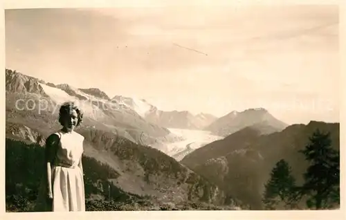 Soelden oetztal Frau in den Bergen Kat. Soelden