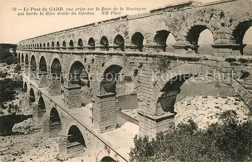 AK / Ansichtskarte Vers Pont du Gard Pont du Gard  Kat. Vers Pont du Gard