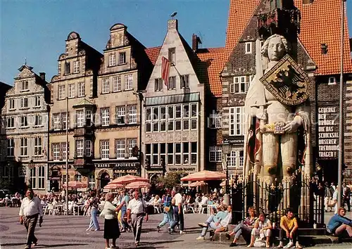 AK / Ansichtskarte Bremen Marktplatz mit Roland Statue Giebelhaeuser Altstadt Kat. Bremen