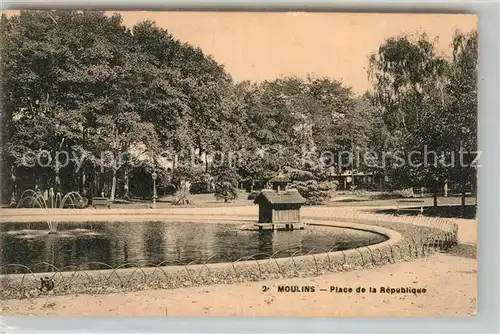 AK / Ansichtskarte Moulins Allier Place de la Republique Kat. Moulins