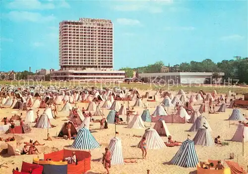 Rostock Warnemuende Strand mit Hotel Neptun Kat. Rostock