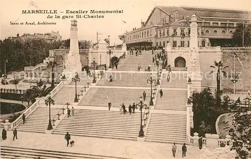AK / Ansichtskarte Marseille Bouches du Rhone Escalier Monumental de la Gare Saint Charles