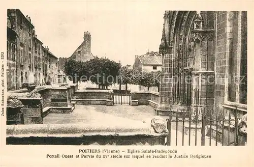 AK / Ansichtskarte Poitiers Vienne Eglise Sainte Radegonde Kat. Poitiers