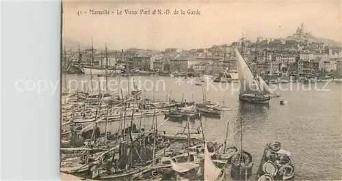 AK / Ansichtskarte Marseille Bouches du Rhone Vieux Port et Notre Dame de la Garde Cote d Azur