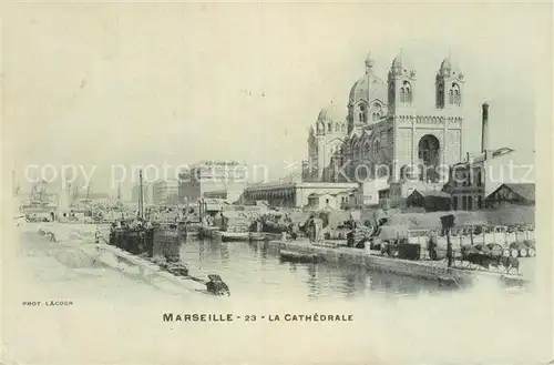 AK / Ansichtskarte Marseille Bouches du Rhone Cathedrale Notre Dame de la Garde Cote d Azur