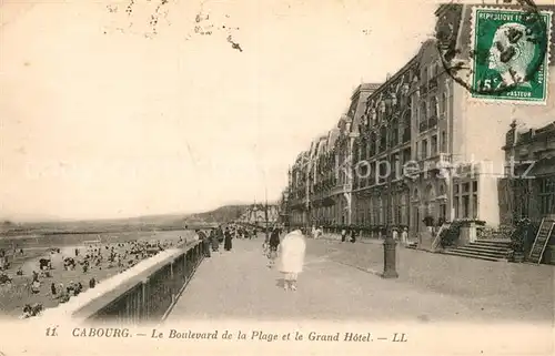 AK / Ansichtskarte Cabourg Boulevard de la Plage et le Grand Hotel Kat. Cabourg