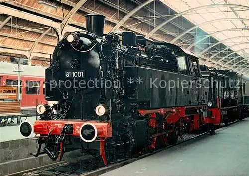 AK / Ansichtskarte Lokomotive Dampflokomotive 811001 Wiesbaden Hauptbahnhof  Kat. Eisenbahn